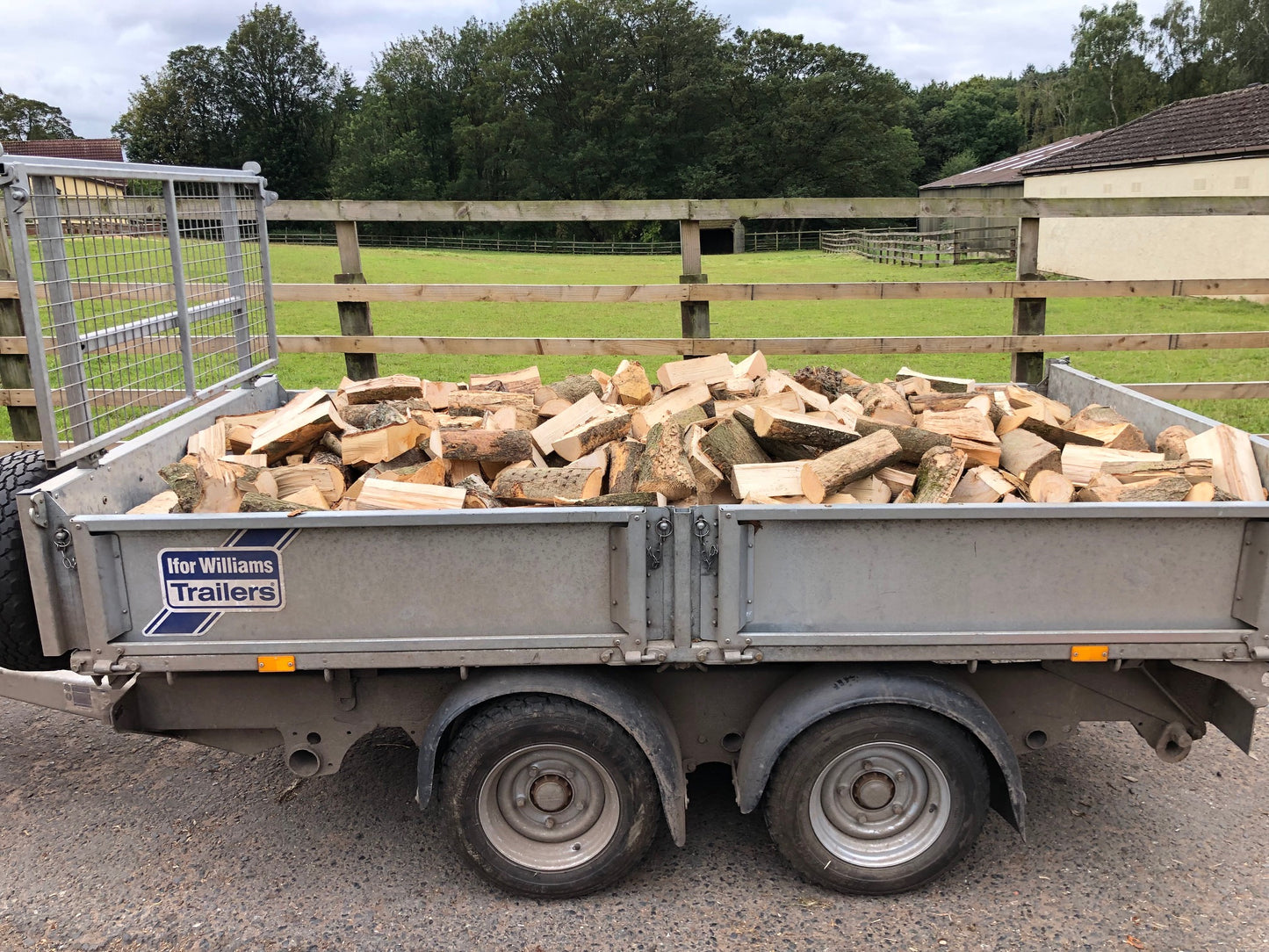 Extra Large Kiln Dried Hardwood Load Full Trailer – Ready To Burn